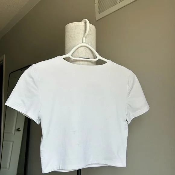 Aritzia Contour Crew Cropped T-shirt - Picture 5 of 6